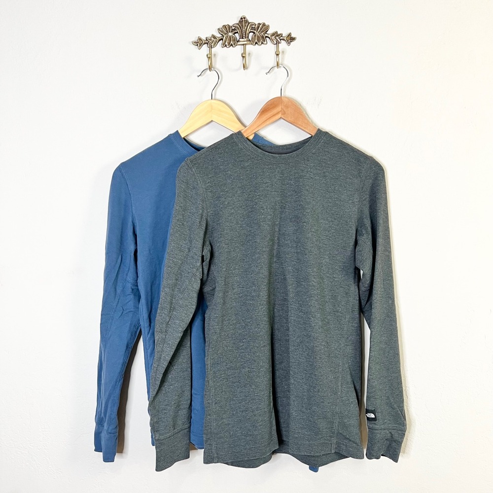 The North Face Long Sleeve T-Shirt Lot of 2 Mens Size Small Blue Gray Pullover